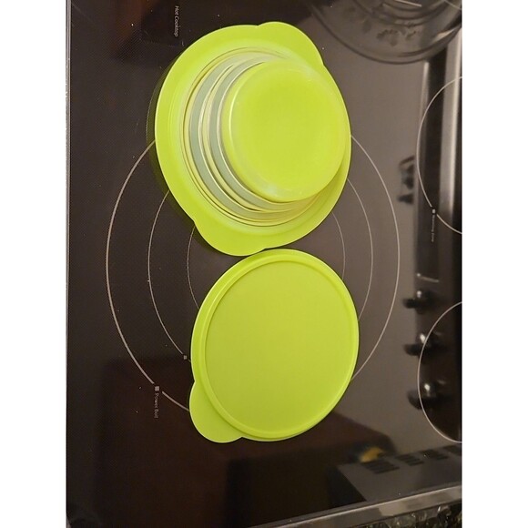 Tupperware 3 Cup Collapsible Green Dish 5452A With Lid - Picture 8 of 10